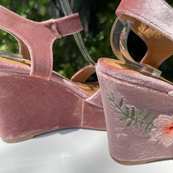 Qupid Ardor Pink Blush Velvet Floral Wedge Sandal - Picture 7 of 12